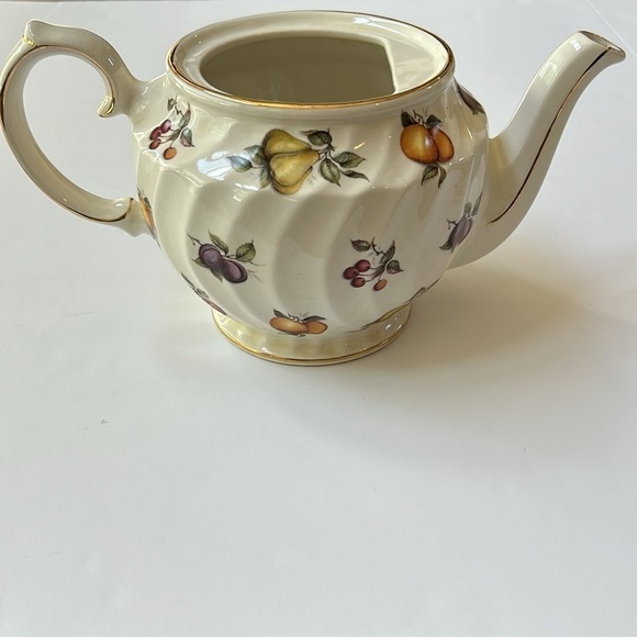 Windsor England Fruit Gold Trimmed Tea Pot - Picture 7 of 13